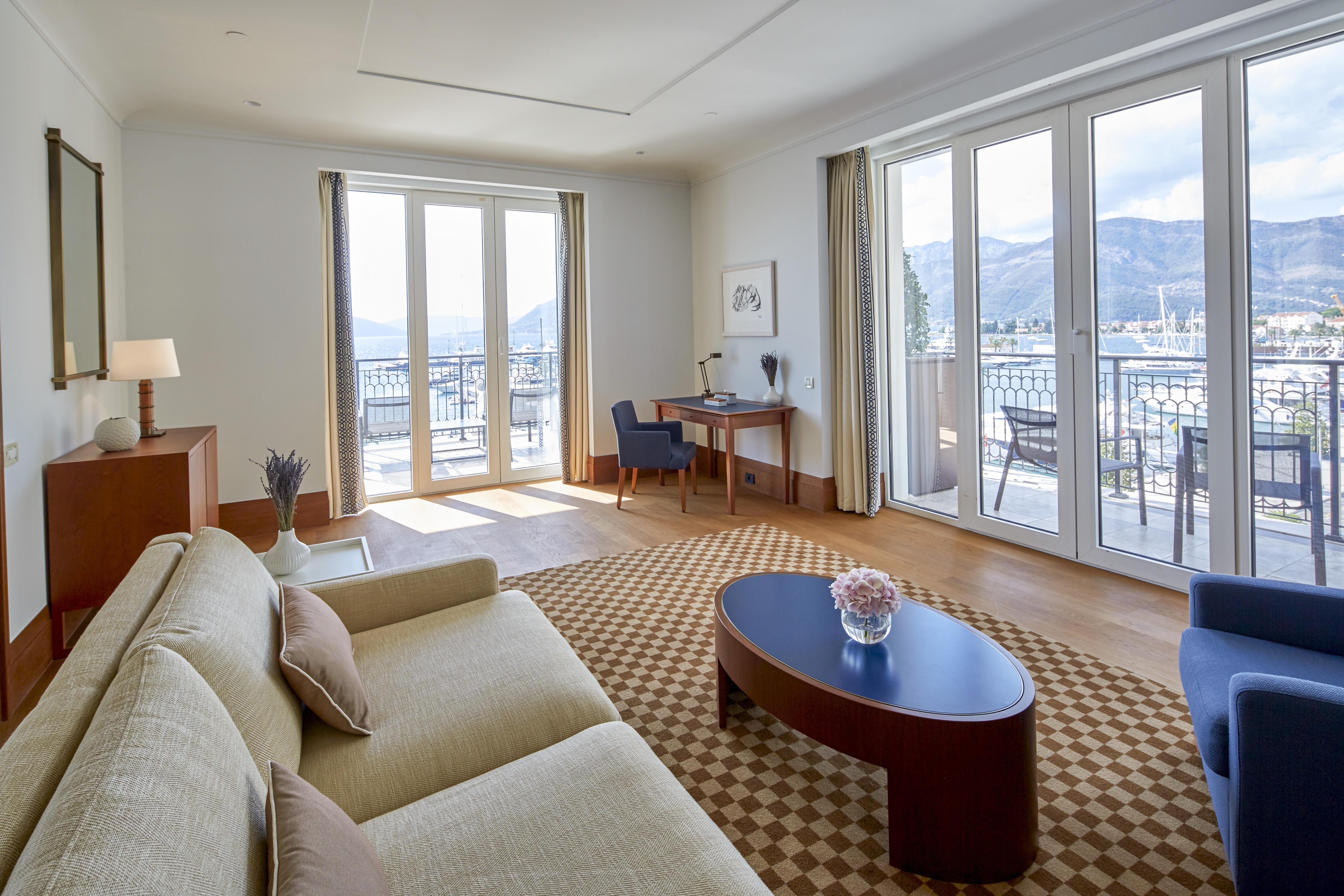 Regent Porto Montenegro Teodo Esterno foto A suite at the hotel