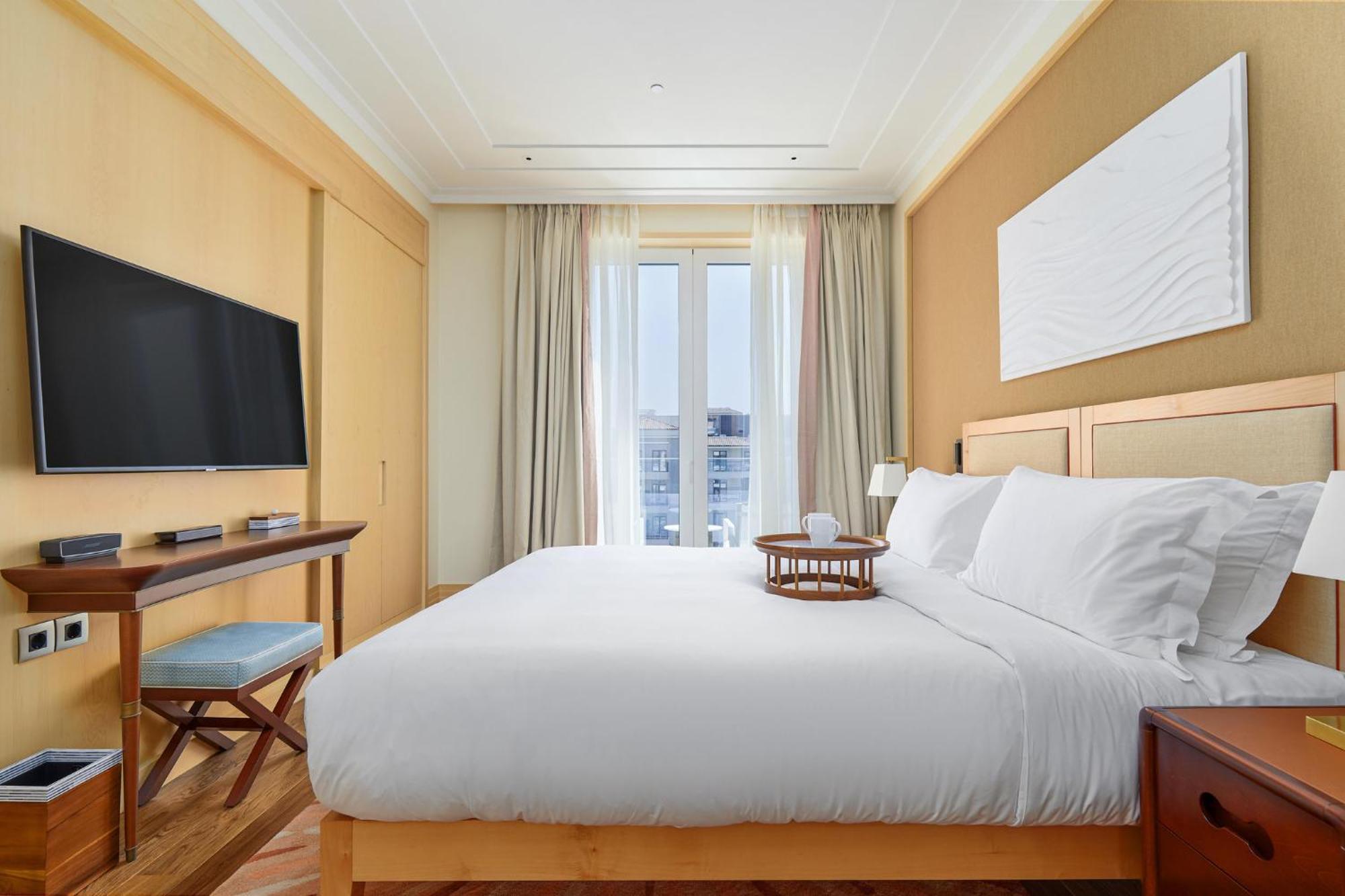 Regent Porto Montenegro Teodo Esterno foto A bedroom at the hotel