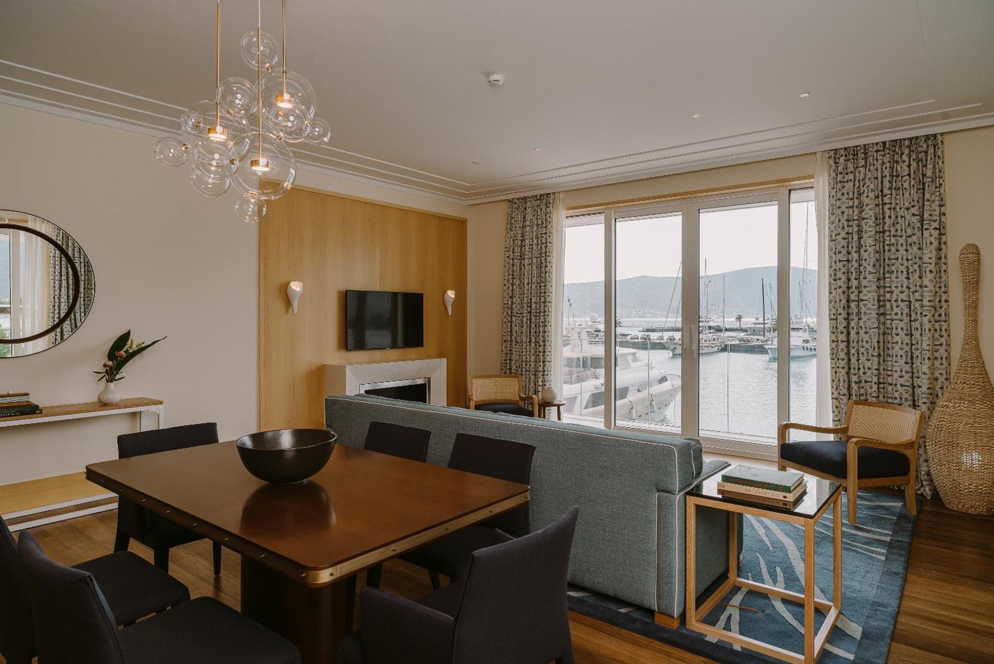 Regent Porto Montenegro Teodo Esterno foto A suite at the InterContinental