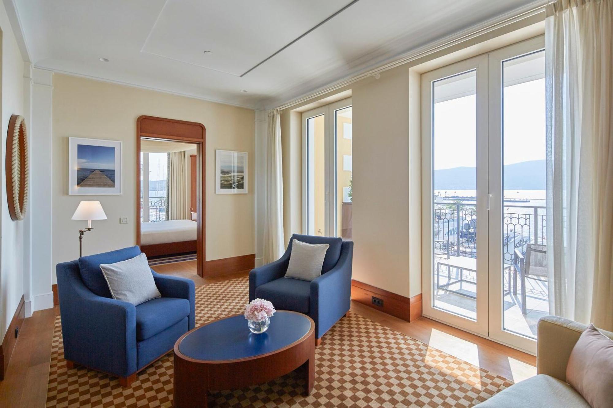 Regent Porto Montenegro Teodo Esterno foto A suite at the InterContinental Geneva
