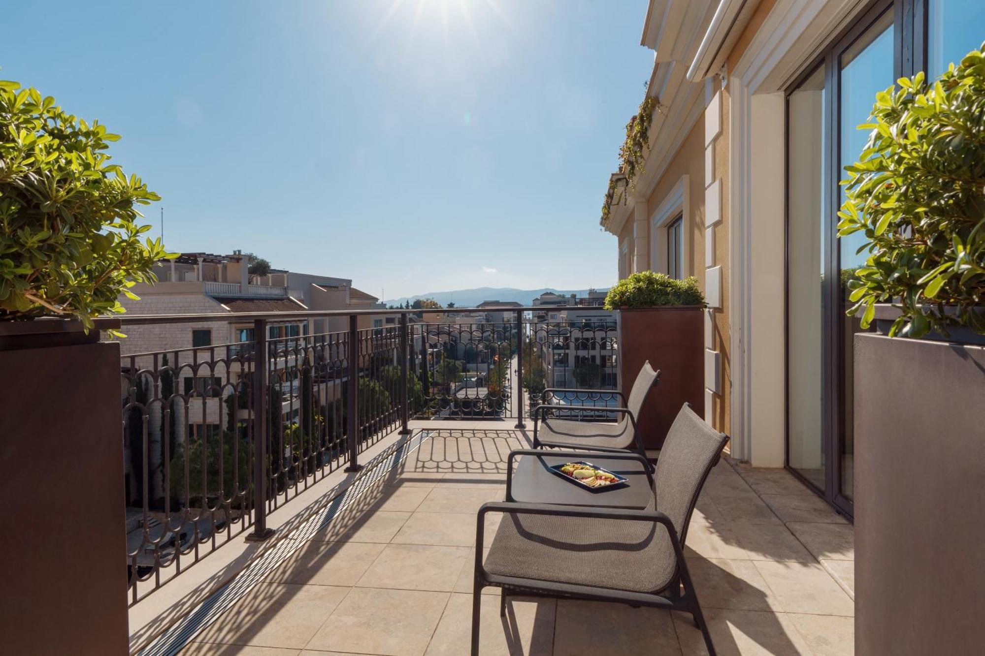 Regent Porto Montenegro Teodo Esterno foto The Westin Athens