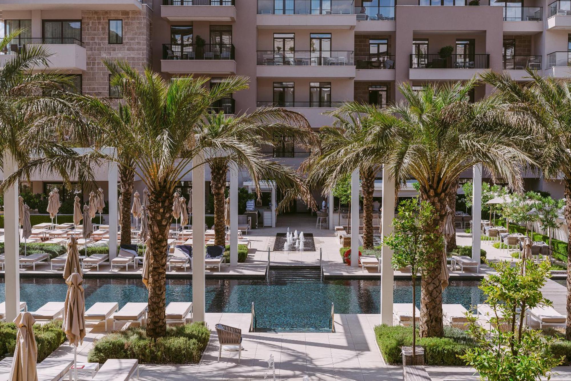 Regent Porto Montenegro Teodo Esterno foto The pool at the hotel